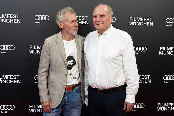 Uli Hoeneß und Paul Breitner bei der Premiere der Serie "Gute Freunde: Der Aufstieg des FC Bayern". Uli Hoeneß und Paul Breitner bei der Premiere der Serie "Gute Freunde: Der Aufstieg des FC Bayern".