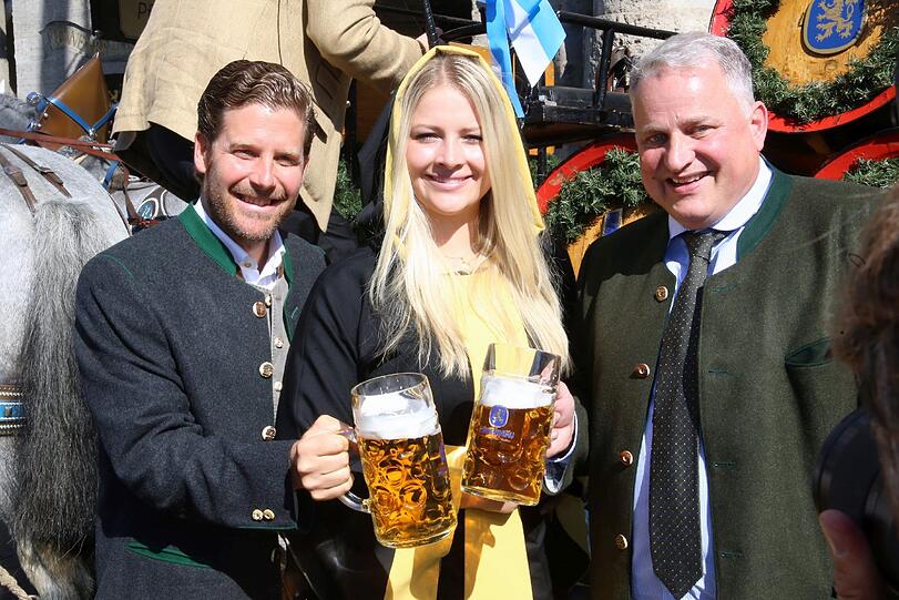 Wiesn-Party ohne Sperrstunde: So schön ist es im Wiesnzelt am Stiglmaierplatz.