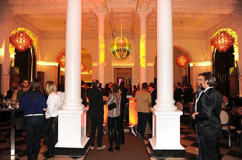 1200 geladene Gäste feierten in edelster Ambiente mit DJ's und Bands im Lenbach Palais. Die Bilder