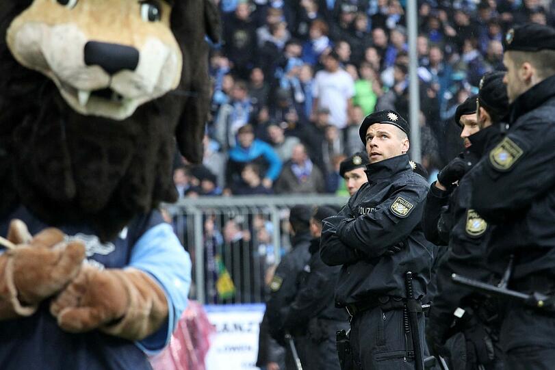 Die Bilder aus der Allianz-Arena vom abgesagten Spiel der Jung-Löwen gegen Elversberg.