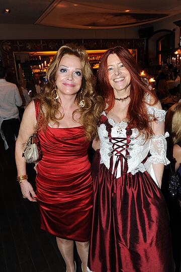 Ulricke Hübner und Eva Schnitzenbaumer