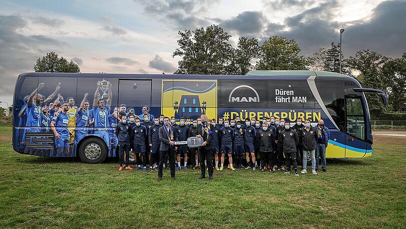 Der 1. FC Düren bekommt von Bayern-Sponsor MAN einen Mannschaftsbus zur Anreise für das Pokalspiel in München gestellt.