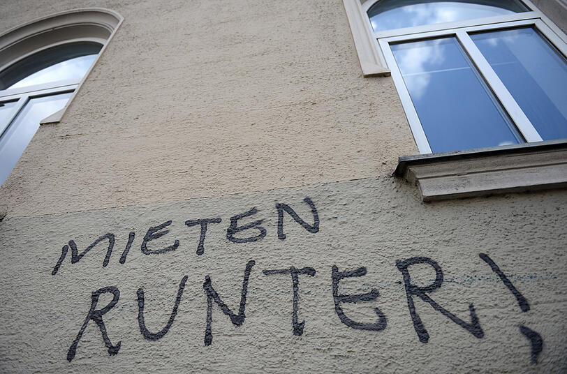 Steigende Mieten als Münchner Traditionsproblem: 1905 kostet eine Drei-Zimmer-Wohnung noch 40 Mark im Monat, vier Jahre später sind es schon 55 Mark.