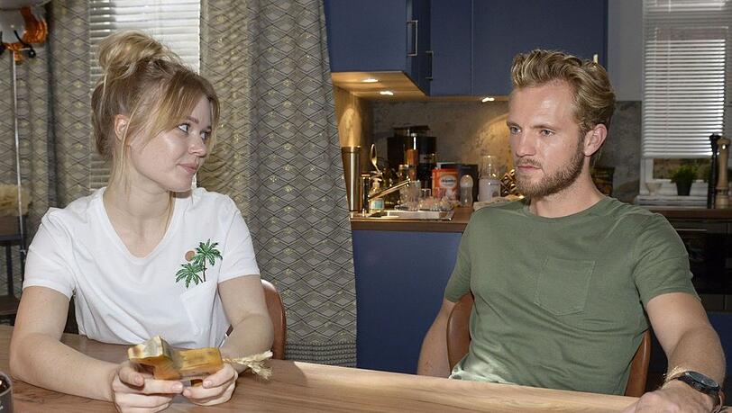 "GZSZ": Gina erkennt, dass der Verlust der Freundschaft mit Tuner an Paul ziemlich nagt.