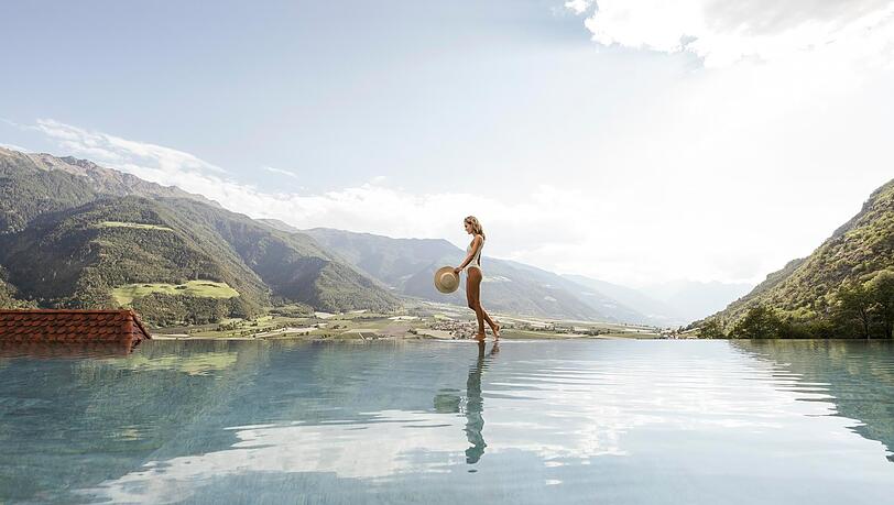 Insgesamt sieben Pools bietet das Fünf-Sterne-Resort. Insgesamt sieben Pools bietet das Fünf-Sterne-Resort.