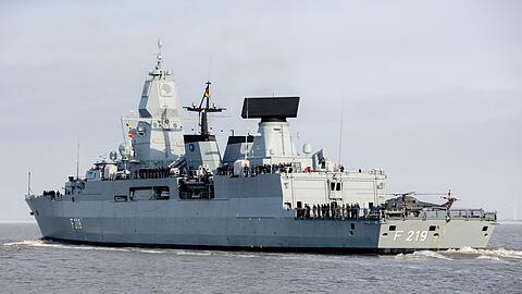Die Bundeswehr verf&uuml;gt &uuml;ber drei Fregatten der "Sachsen"-Klasse.