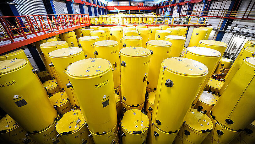 Sieben bis neun Castoren sollen in Bayern am Standort des Atomkraftwerks Isar zwischengelagert werden. Sieben bis neun Castoren sollen in Bayern am Standort des Atomkraftwerks Isar zwischengelagert werden.