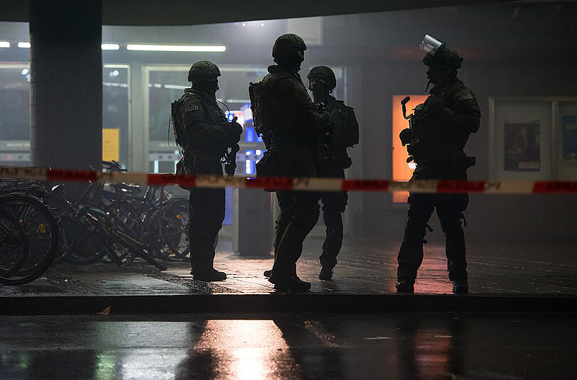 Aufgrund der Terror-Warnung wurde der Hauptbahnhof evakuiert und abgeriegelt.