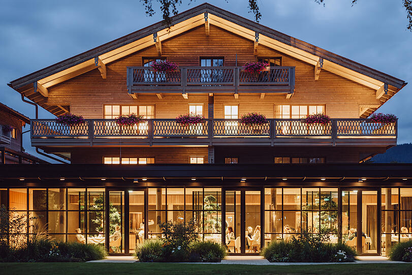 Gemütlich und modern zugleich: Das Parkhotel "Egerner Höfe" in Rottach-Egern beherbergt seit dem 27. Juli die Stars des FC Bayern. Gemütlich und modern zugleich: Das Parkhotel "Egerner Höfe" in Rottach-Egern beherbergt seit dem 27. Juli die Stars des FC Bayern.