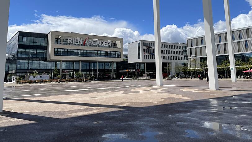 An den Riem Arcaden fühlen sich manche Anwohner nicht wohl.