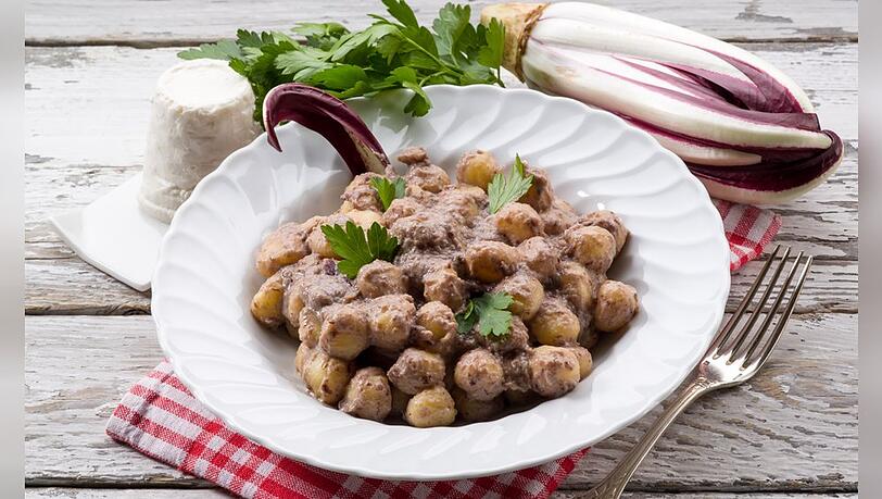 Dank der Ricotta-Sauce schmecken die Gnocchi angenehm cremig.