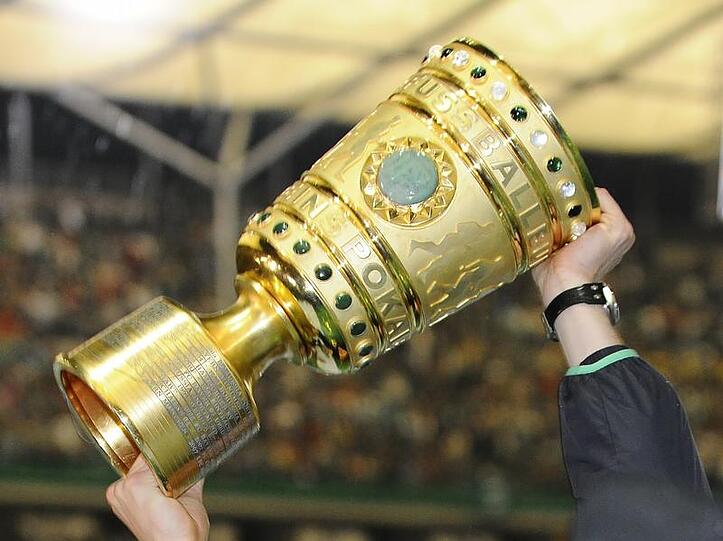 Das Objekt der Begierde: Der DFB-Pokal.