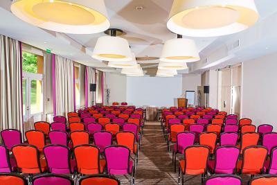 Das Hotel der deutschen Nationalmannschaft verfügt auch über einen eigenen Konferenzraum für Teambesprechungen.