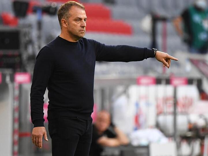 Mit einem Sieg bei Werder Bremen will Trainer Hansi Flick mit dem FC Bayern sein erstes Meisterstück perfekt machen.