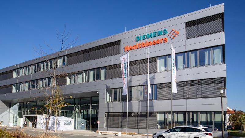 Das Hauptquartier des Medizintechnikkonzerns Siemens Healthineers. Foto: Daniel Karmann/dpa/Archivbild