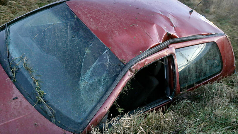 Der Golf der 18-Jährigen wurde bei dem Crash schwer beschädigt.