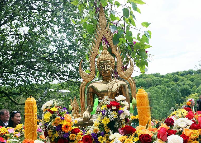 Mit dem Programm feiern die Münchner Buddhisten den Geburtstag Buddhas.
