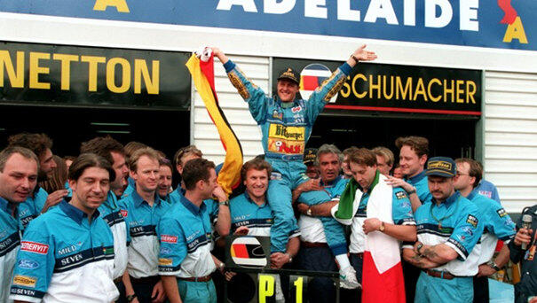 Nach dem ersten Titel: Jubel um Michael Schumacher