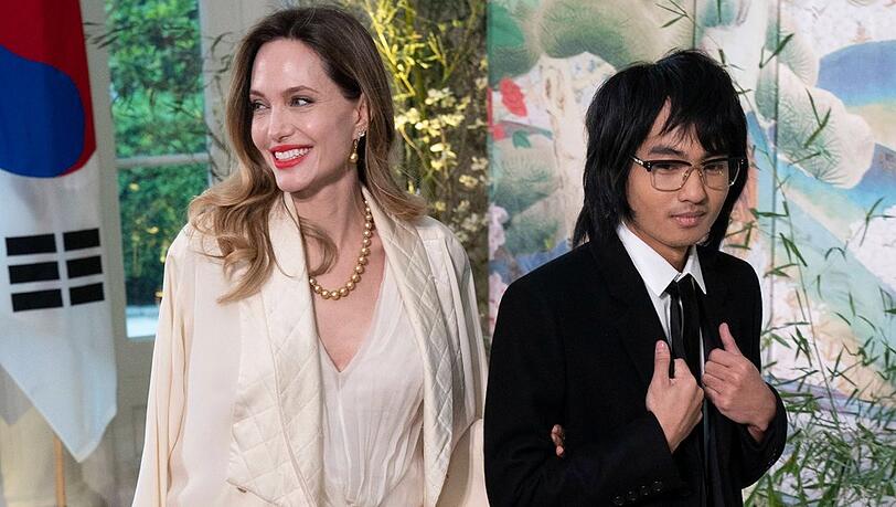 Maddox Jolie-Pitt steht seiner Mutter Angelina Jolie bei Dreharbeiten in der französischen Hauptstadt zur Seite.
