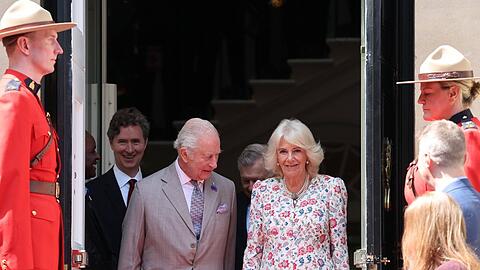 König Charles und Königin Camilla stimmten sich im Londoner Canada House auf ihre Reise nach Ottawa ein, wo sie am 26. und 27. Mai erwartet werden.