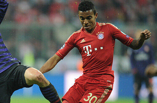 LUIZ GUSTAVO: Note 5. Kurzes Trikot, lange Unterhose &ndash; passte nicht, so wie sein Spiel. Zu zaudernd. Ist noch nicht wieder der alte Gustl.