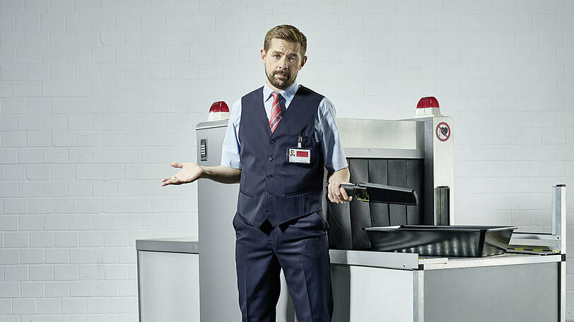 Klaas Heufer-Umlauf in "Check Check".