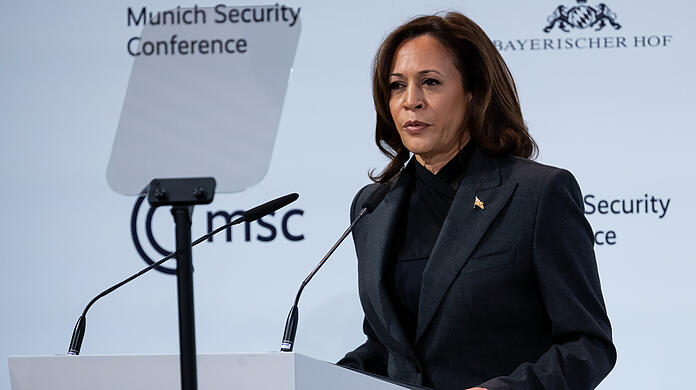 Kamala Harris, Vizepräsidentin der USA: "Ich sage allen, die diese Verbrechen begangen haben, und ihren Vorgesetzten, die an diesen Verbrechen mitschuldig sind: Sie werden zur Rechenschaft gezogen."
