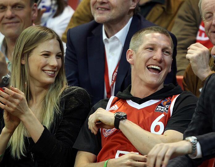 Bayerns Basketballer siegen im Derby gegen Würzburg und setzen sich weiter im oberen Tabellendrittel fest - auch dank der prominenten Unterstützung durch die Fußballabteilung - die besten Bilder aus dem Audi Dome.
