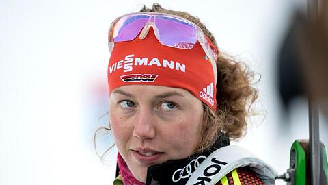 Laura Dahlmeier aus Deutschland wärmt sich vor dem Rennen auf. Foto: Sven Hoppe/Archiv