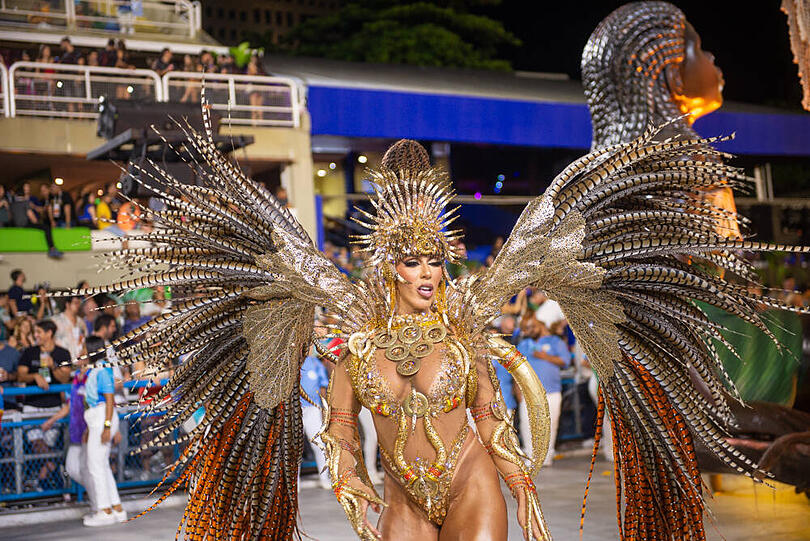 Den Straßenkarneval hatte Bürgermeister Paes Anfang Januar wegen der Corona-Pandemie bereits zum zweiten Mal in Folge abgesagt. Aber Rio hatte es auch im Februar nicht ganz lassen können. Es gefällt den Brasilianern, dieses Jahr zwei Karnevale zu haben.