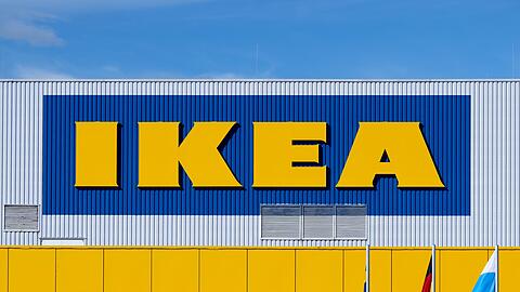 Ikea setzt sich laut Lobbyregister gegenüber Politikerinnen und Politikern unter anderem für eine Senkung des bürokratischen Aufwands bei der Erteilung von Arbeitserlaubnissen für Ausländer ein. (Symbolbild)