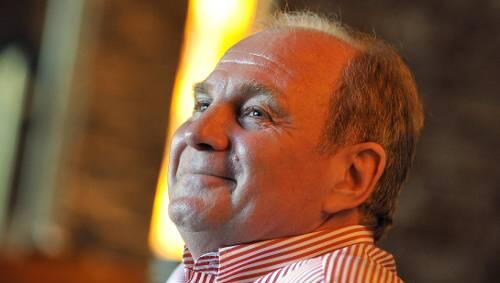 Will Gehalts-Restriktionen für Fußballer: Bayern-Manager Uli Hoeneß Will Gehalts-Restriktionen für Fußballer: Bayern-Manager Uli Hoeneß
