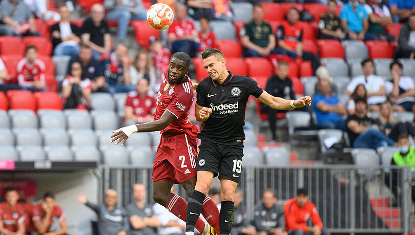 Bayerns Dayot Upamecano (l.) hatte gegen Frankfurt so seine Probleme. Bayerns Dayot Upamecano (l.) hatte gegen Frankfurt so seine Probleme.