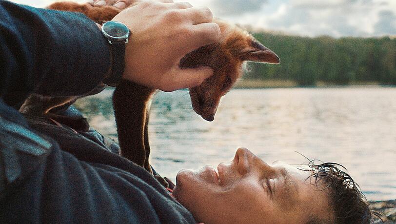 Simon Morzé mit seinem Fuchs als Soldat in Frankreich.