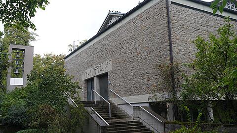 Die evangelisch-lutherische Nazarethkirche wird für die römisch-katholische Kirche St. Maximilian zur Zwischennutzung.