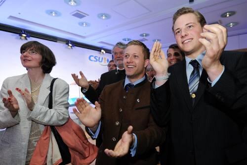 Sie jubeln, sie klatschen, sie weinen: Gäste der CSU-Wahlparty.