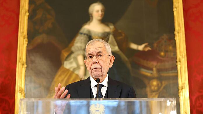 Eigentlich wollte Bundespräsident Alexander Van der Bellen Kickl als Kanzler verhindern. Jetzt gibt er ihm doch den Regierungsbildungsauftrag.