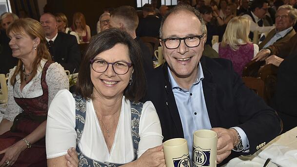 Landtagskollegen unter sich: Ilse Aigner und Alexander Hold. Landtagskollegen unter sich: Ilse Aigner und Alexander Hold.