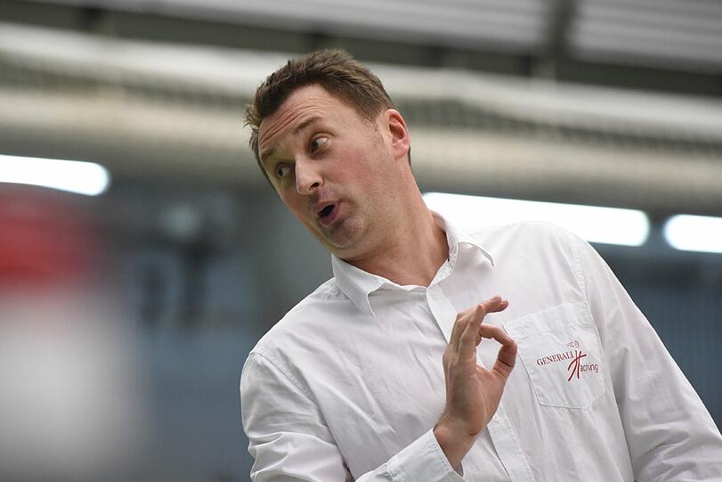 Der Coach von Generali Haching: Mihai Paduretu.