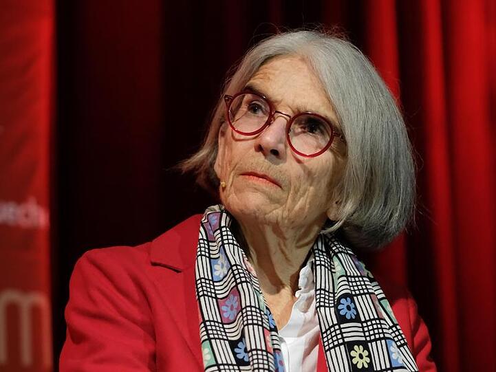 Donna Leon legt immer wieder nach mit neuen Venedig-Krimis - solange es ihr Spaß macht.
