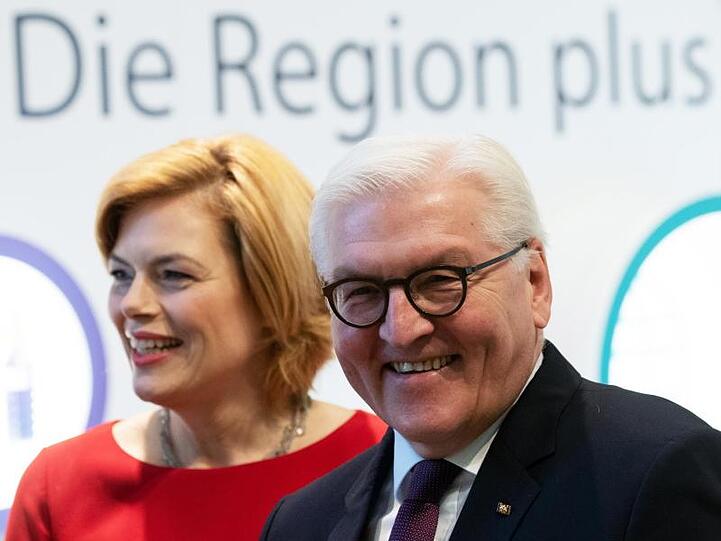 Bundespräsident Steinmeier und Bundesagrarministerin Klöckner auf der Internationalen Grünen Woche in Berlin.