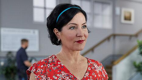Marisa Burger wird bald zum letzten Mal bei "Die Rosenheim-Cops" auftreten, die Schauspielerin hat ihren Abschied angekündigt.