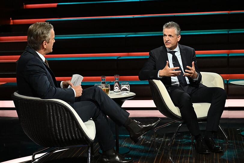 ZDF-Moderator Markus Lanz lockte CDU-Politiker Thorsten Frei aus der Reserve, als es um die politische Zukunft von Friedrich Merz und Jens Spahn ging. ZDF-Moderator Markus Lanz lockte CDU-Politiker Thorsten Frei aus der Reserve, als es um die politische Zukunft von Friedrich Merz und Jens Spahn ging.