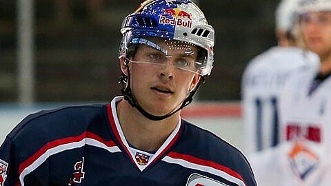 EHC-Star Martin Hinterstocker gelang gegen Straubing sein erstes Saisontor. Trotzdem verlor der EHC 3:4.
