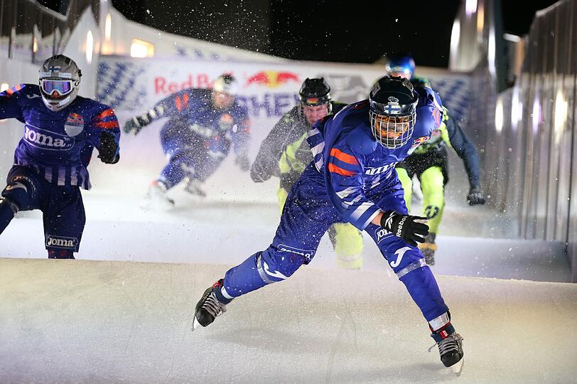Fast and furious: So ging es am 8. Januar im Olympiapark zu. Sehen Sie hier die Bilder vom Crashed Ice Contest.