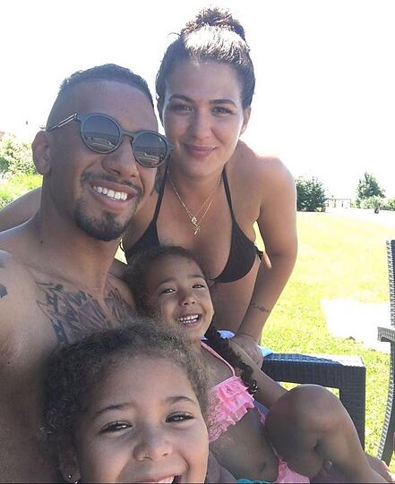 Jérôme Boateng mit dem Nachwuchs im Urlaub.