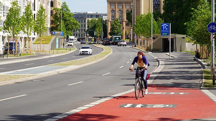 Bis zu 2,80 m breit ist jetzt der Radweg am Thomas-Wimmer-Ring.