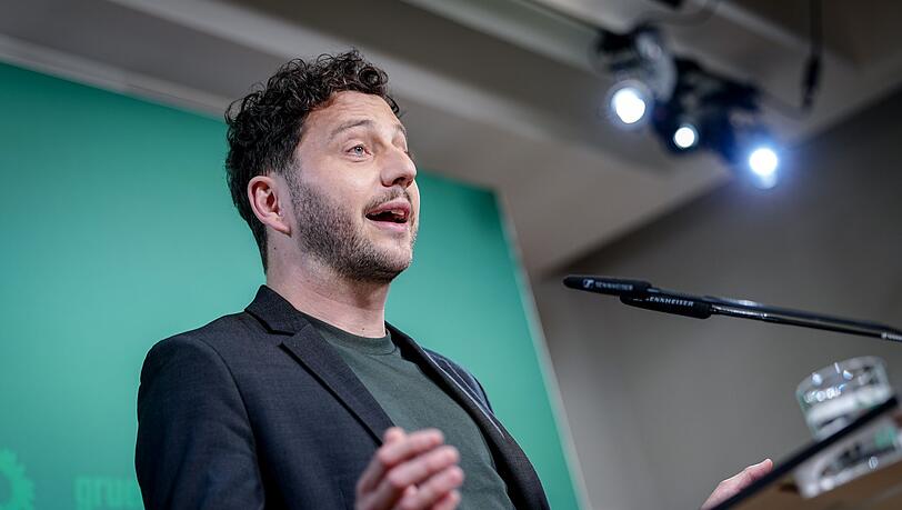 Der Gr&uuml;nen-Vorsitzende Felix Banaszak freut sich auf das Oktoberfest.