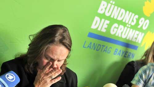 Theresa Schopper: Bayerns Grünen-Chefin kämpfte sichtlich mit den Tränen. Theresa Schopper: Bayerns Grünen-Chefin kämpfte sichtlich mit den Tränen.