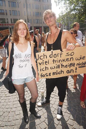 Beim Slutwalk wird in München und vielen anderen Städten gegen sexuelle Unterdrückung demonstriert: Hier die Bilder vom Sendlinger Tor.